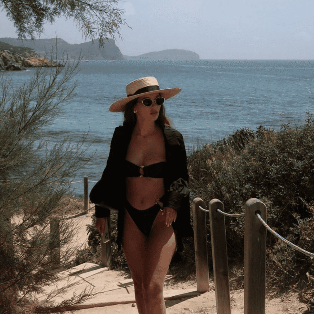 beige and white simple hello summer instagram post (13)